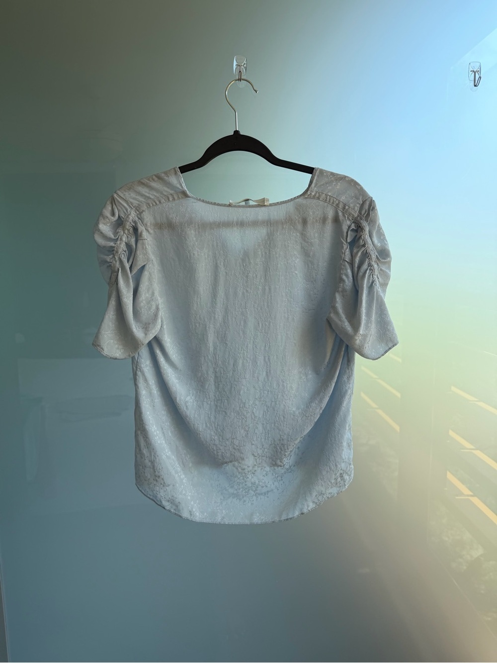 Frame Denim Silky Floral Embroidered Light Blue Top - Picture 4 of 4